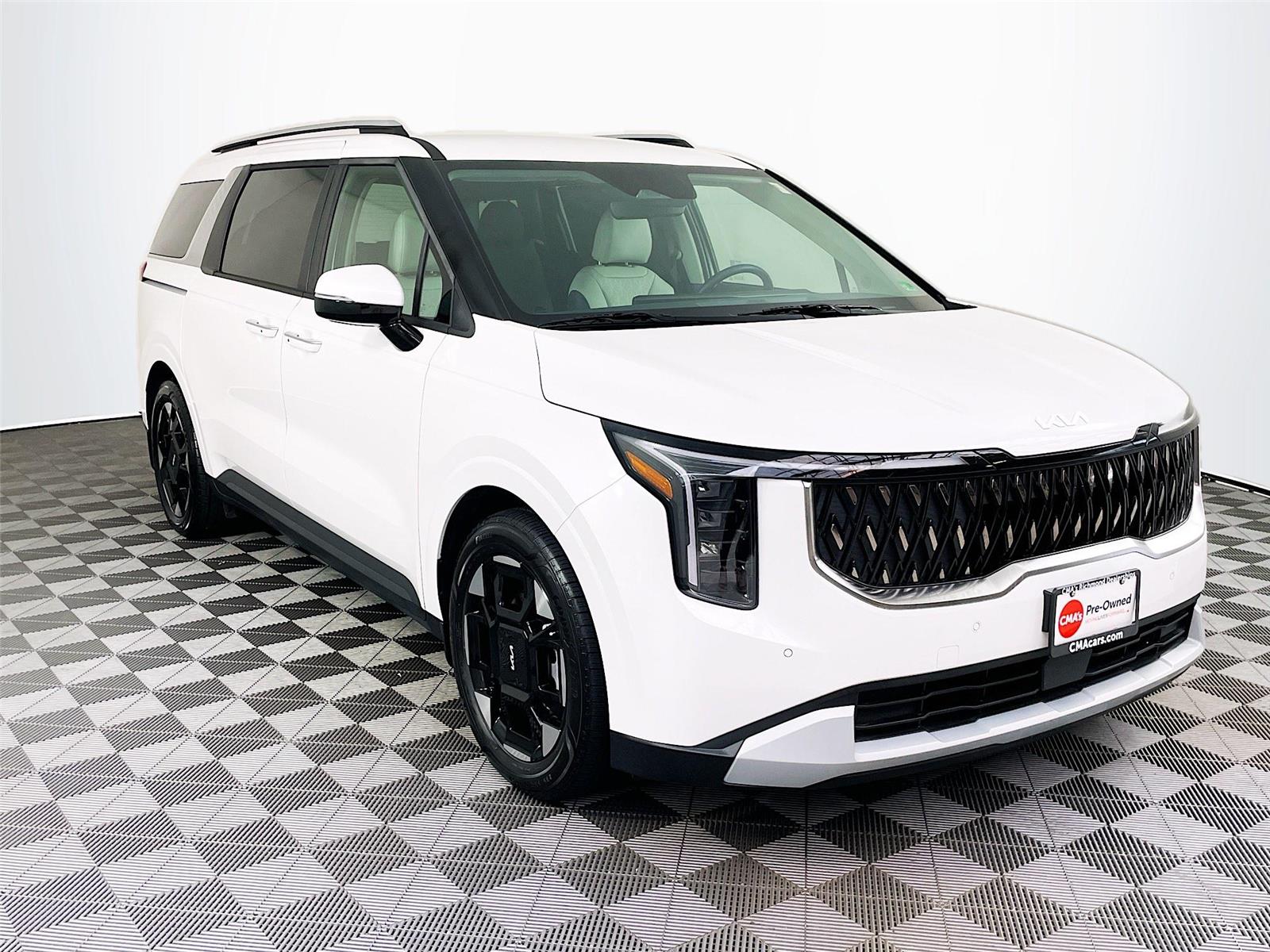 2025 Kia Carnival EX's photo