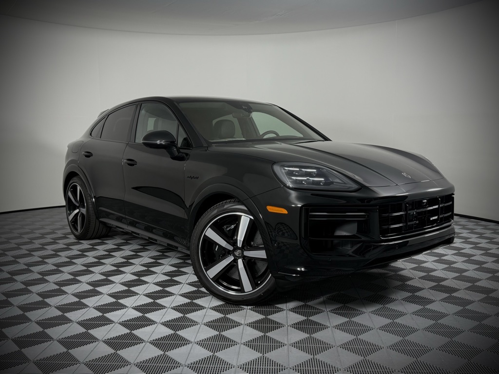 2025 Porsche Cayenne Turbo E-Hybrid Coupe photo 7