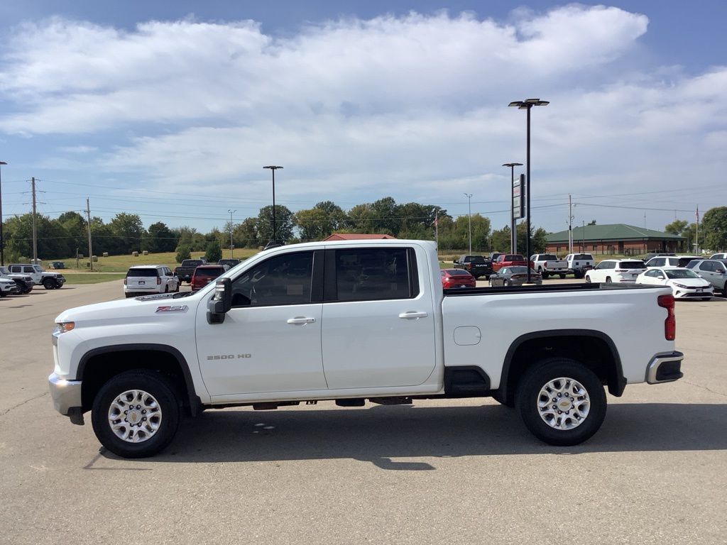 2023 Chevrolet Silverado 2500HD LT photo 4