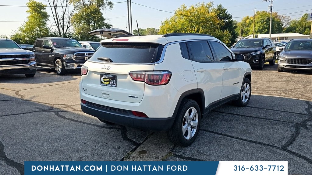 2018 Jeep Compass Latitude photo 2