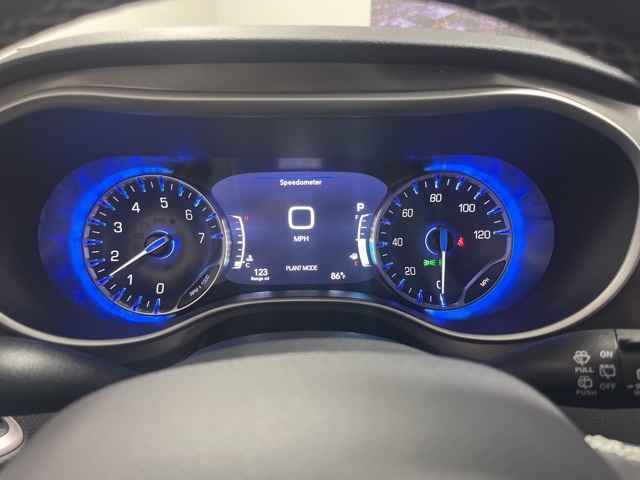 2025 Chrysler Voyager LX photo 12