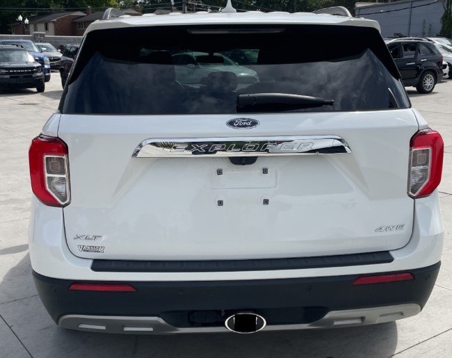 2022 Ford Explorer XLT photo 3
