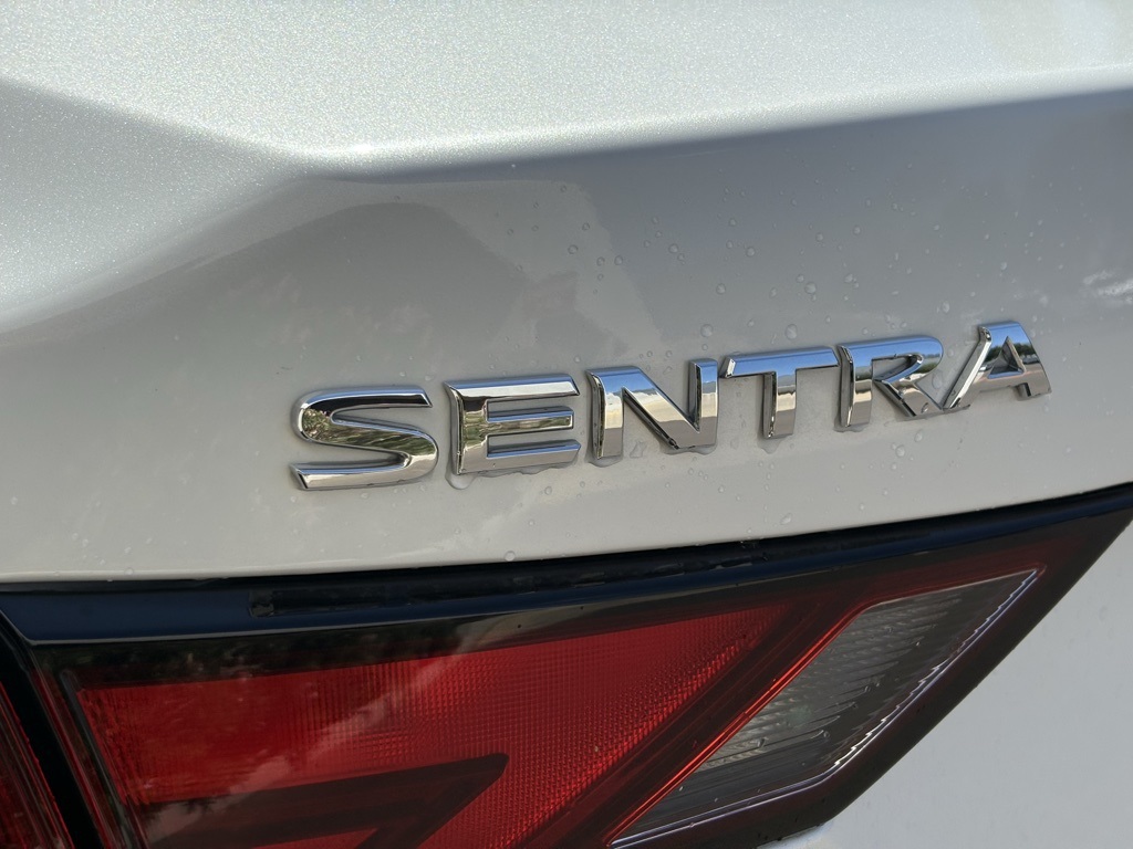 2021 Nissan Sentra SV photo 4