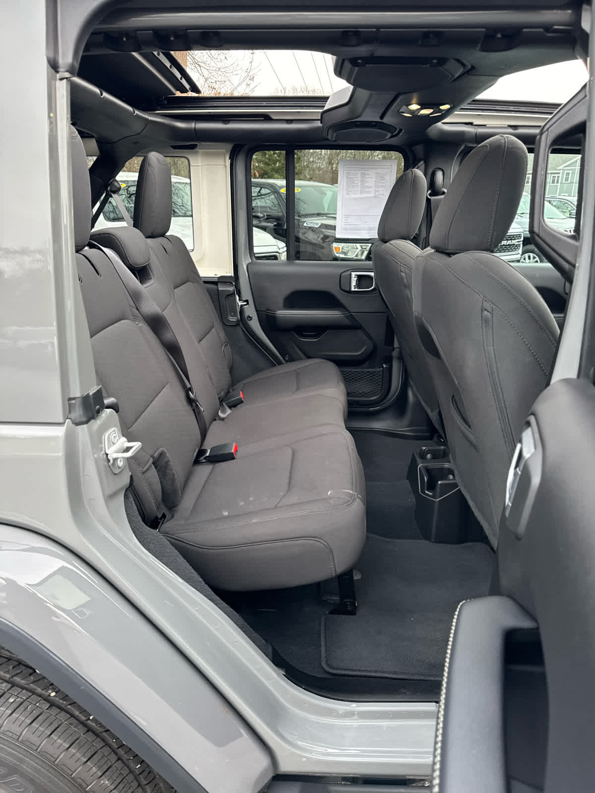2023 Jeep Wrangler Sahara photo 21
