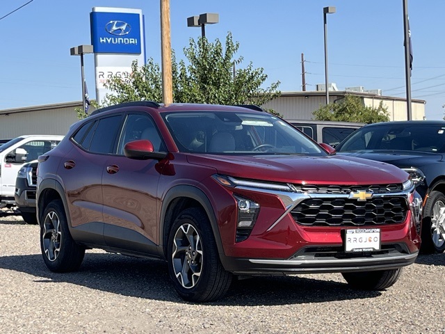 2024 Chevrolet Trax LT photo 6