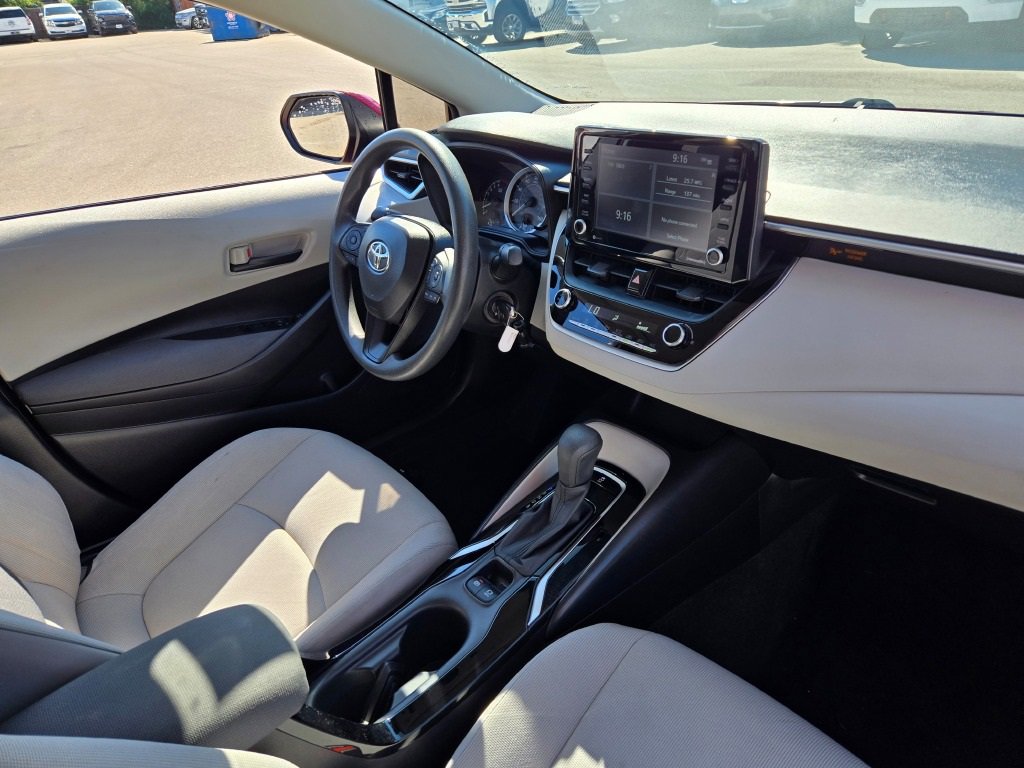 2022 Toyota Corolla LE photo 3