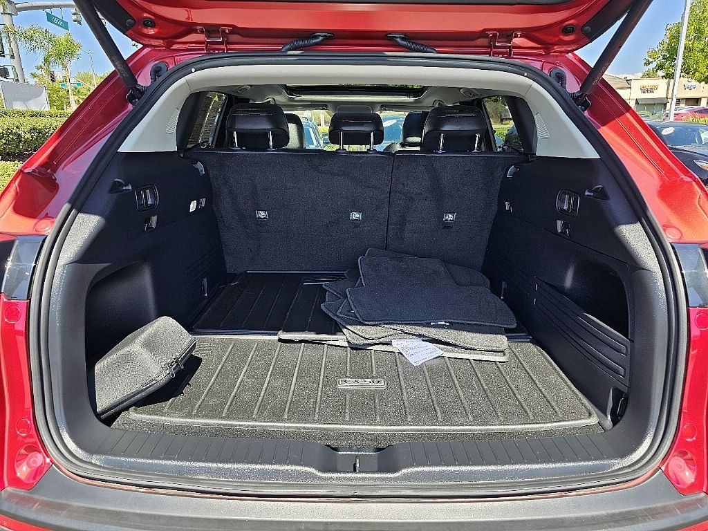 2025 Mazda CX-50 Premium photo 10