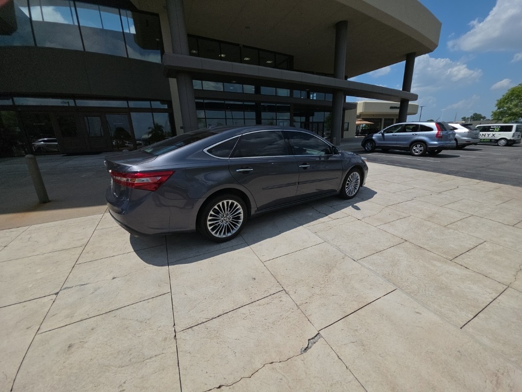 2018 Toyota Avalon Limited photo 3