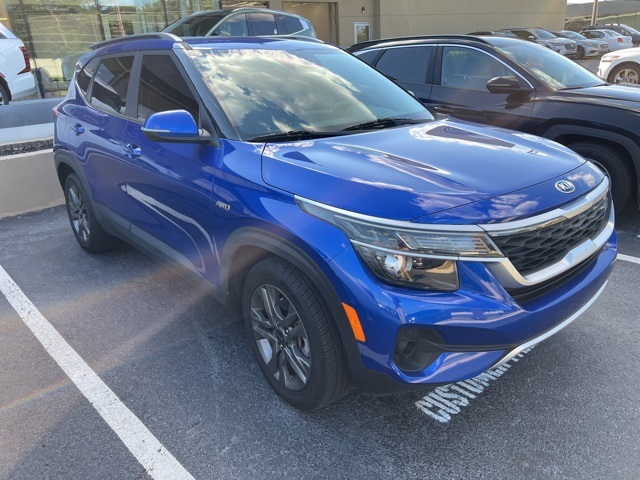 2021 Kia Seltos S photo 2