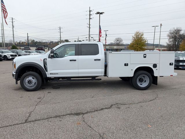 2026 Ford F-550 Super Duty Chassis Cab XL's photo