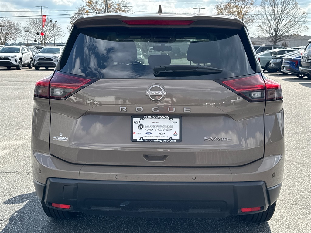 2024 Nissan Rogue SV photo 3