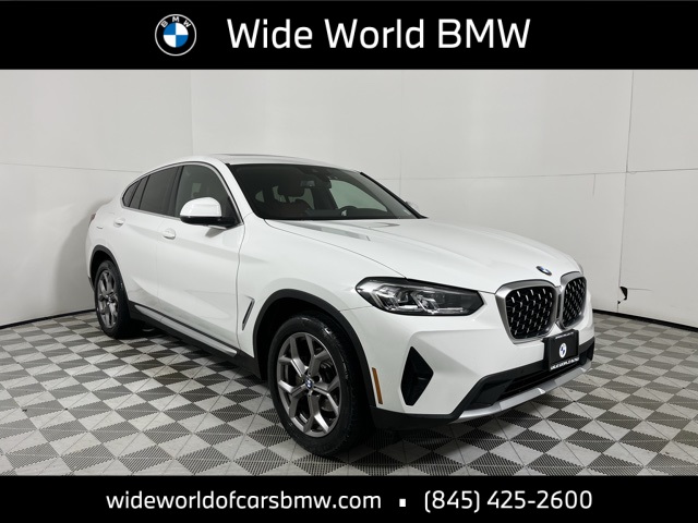 2023 BMW X4 30i's photo