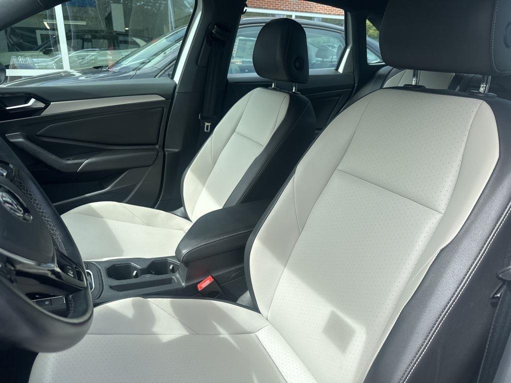 2019 Volkswagen Jetta R-Line photo 6