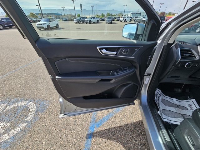 2024 Ford Edge Titanium photo 14