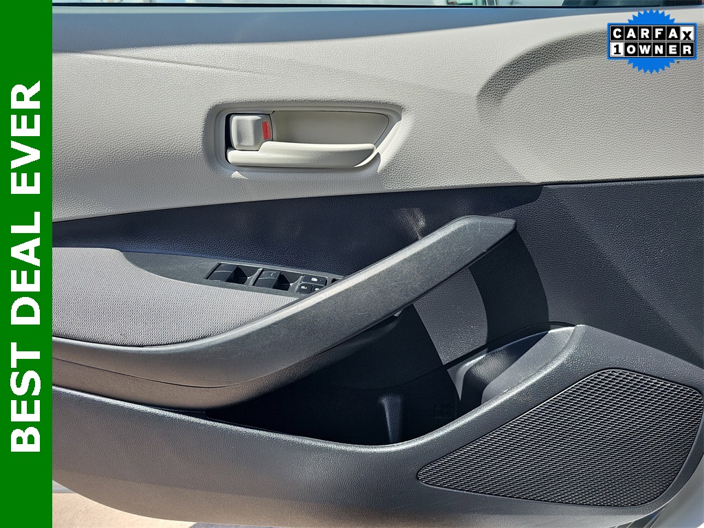 2022 Toyota Corolla LE photo 24