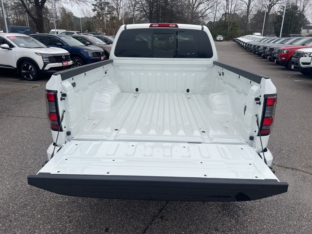 2025 Nissan Frontier King Cab SV photo 14