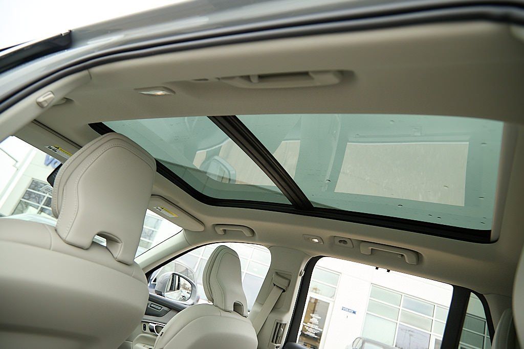 2026 VOLVO XC90 - Image 24