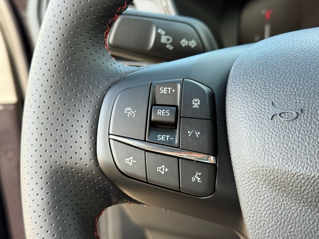 2025 Ford Escape ST-Line photo 14