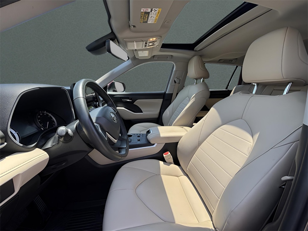 2023 Toyota Highlander XLE photo 11