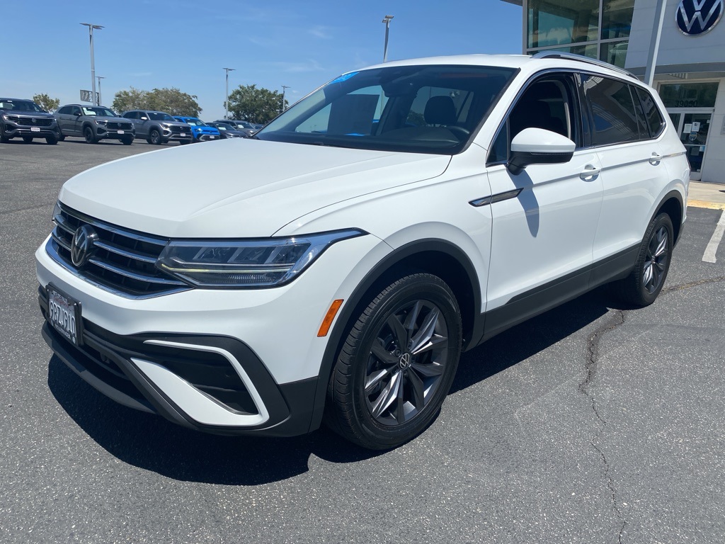 2022 Volkswagen Tiguan SE photo 2