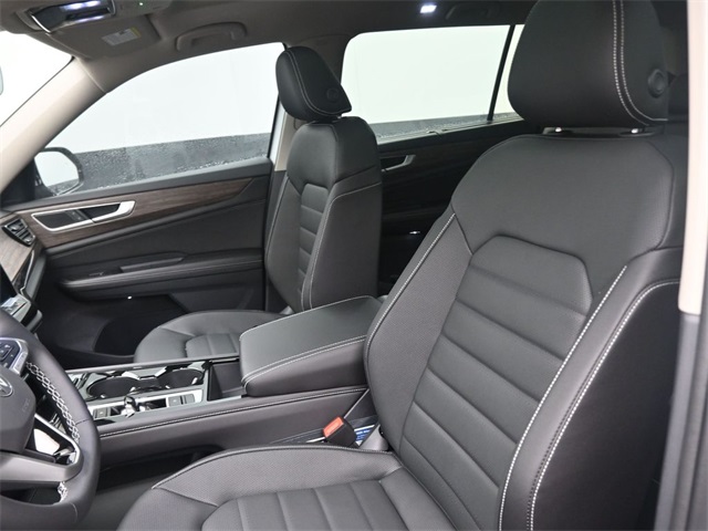 2025 Volkswagen Atlas SEL photo 31