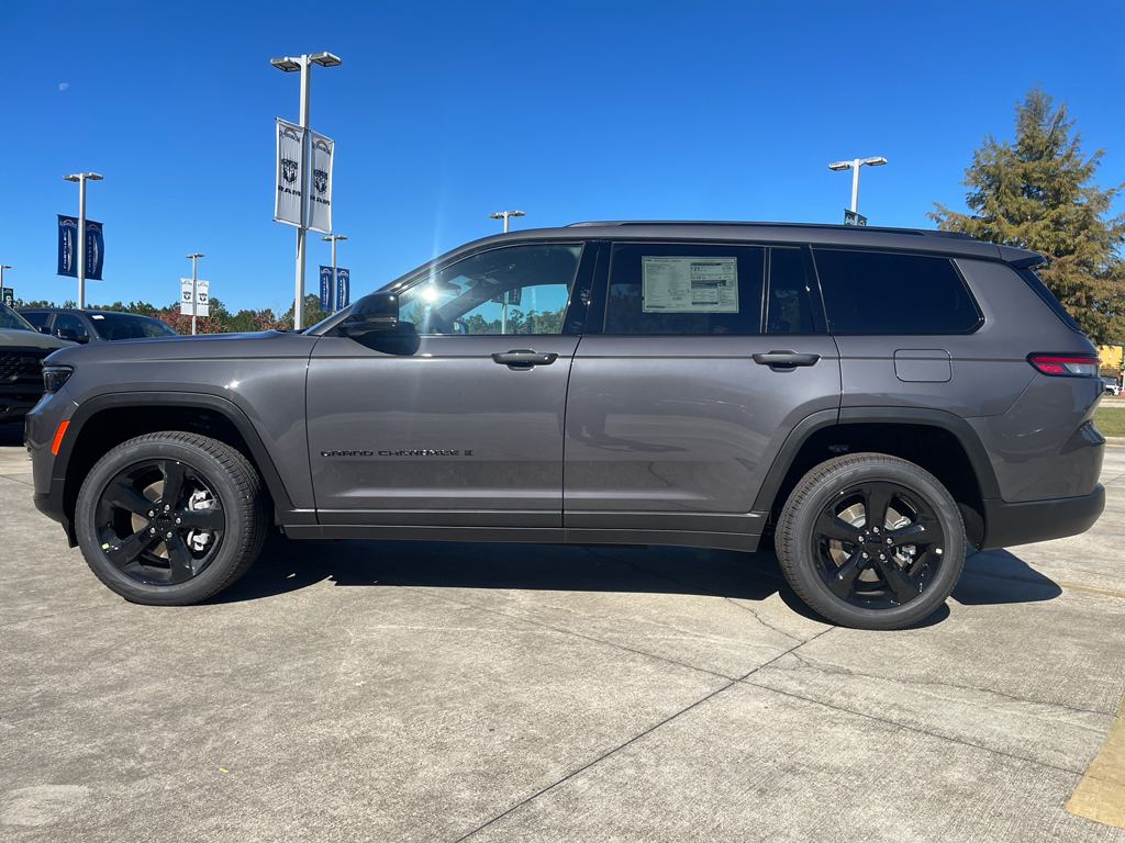 2025 Jeep Grand Cherokee Limited photo 4