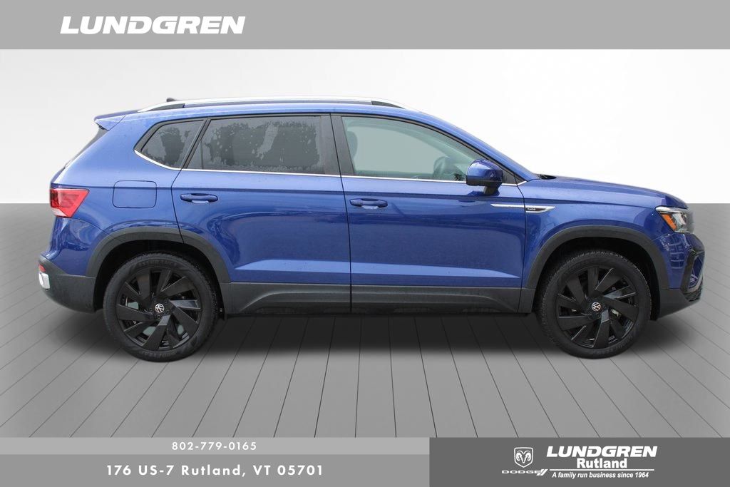 2024 Volkswagen Taos SE photo 2