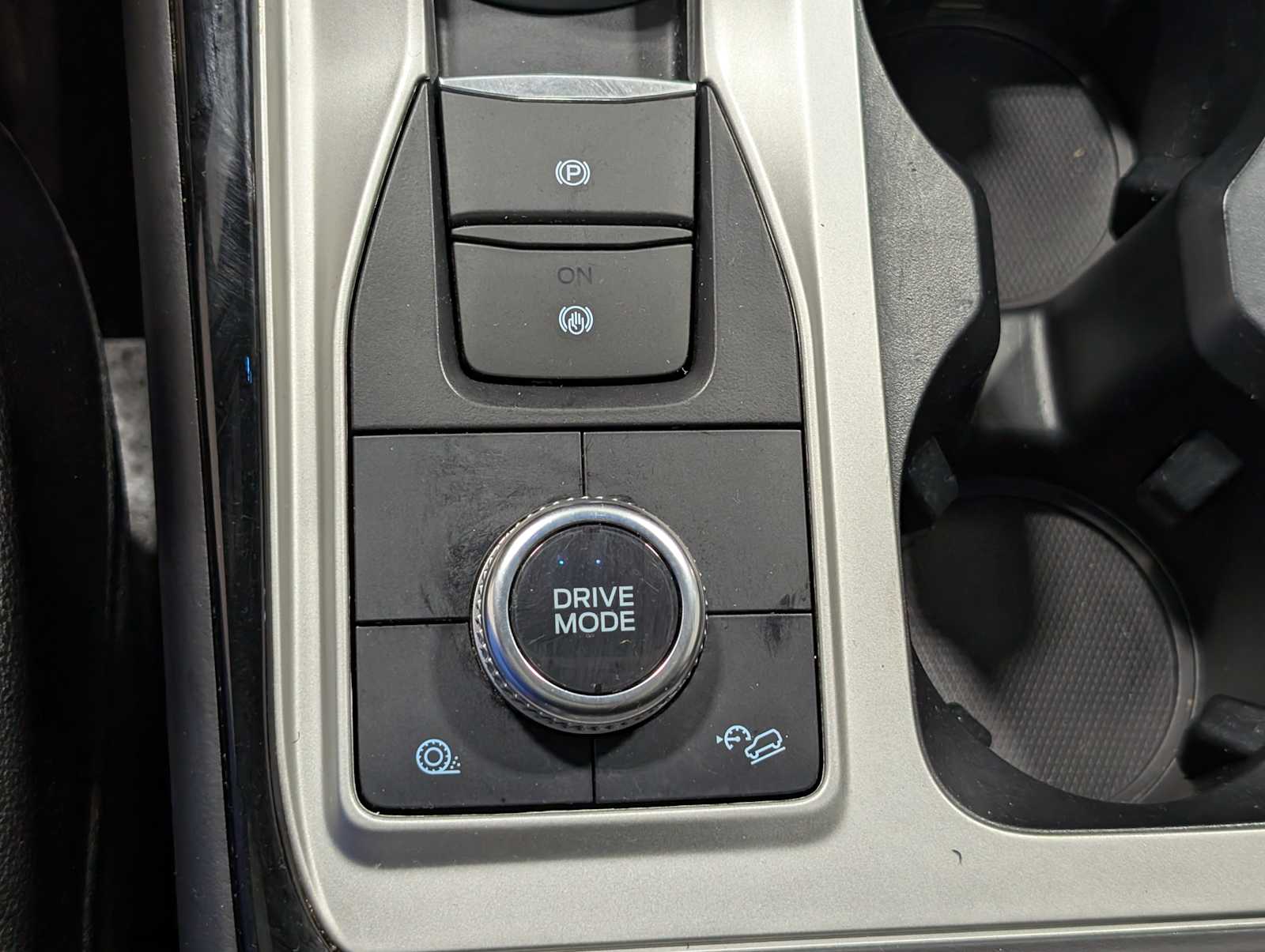 2022 Ford Explorer ST-Line photo 26