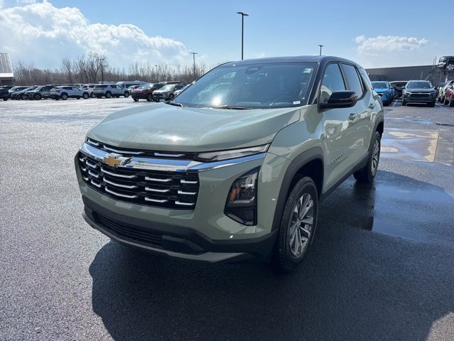 2025 Chevrolet Equinox LT photo 3