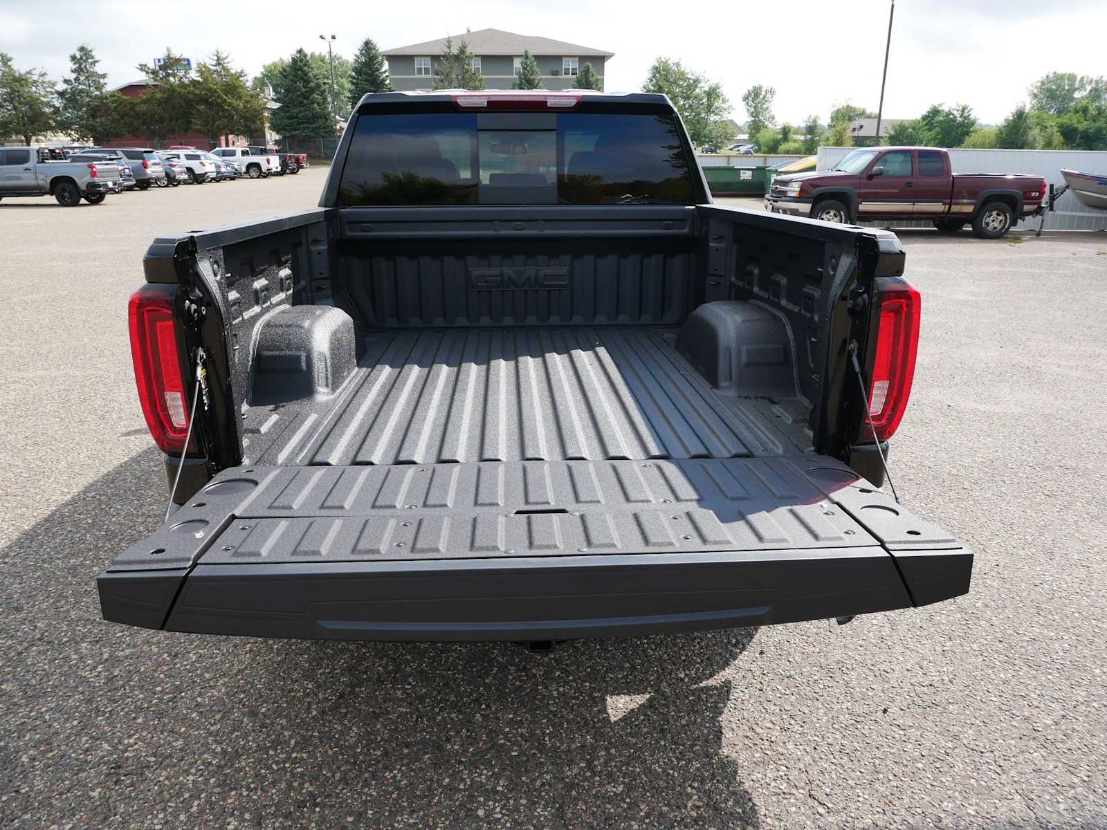 2026 Gmc Sierra 1500 SLT photo 10
