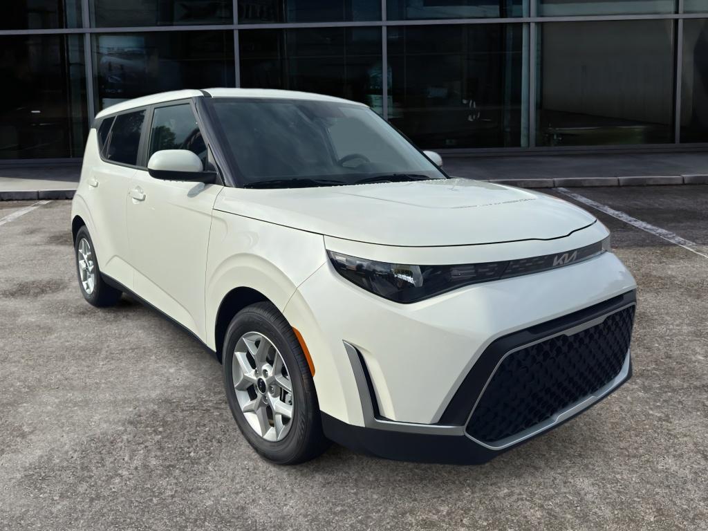 2025 Kia Soul S photo 3