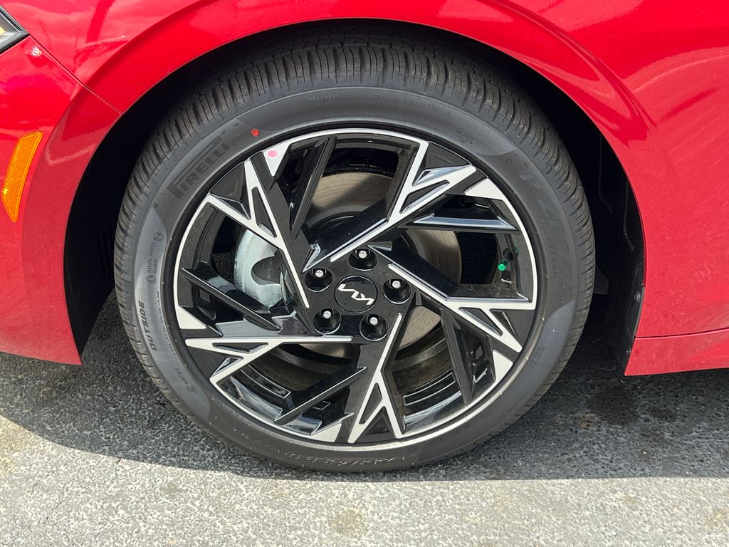2025 Kia K5 GT-Line photo 11