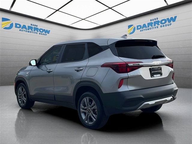 2023 Kia Seltos LX photo 2