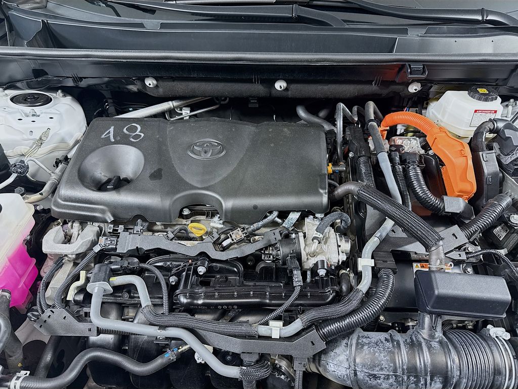 2022 Toyota RAV4 Hybrid LE photo 27