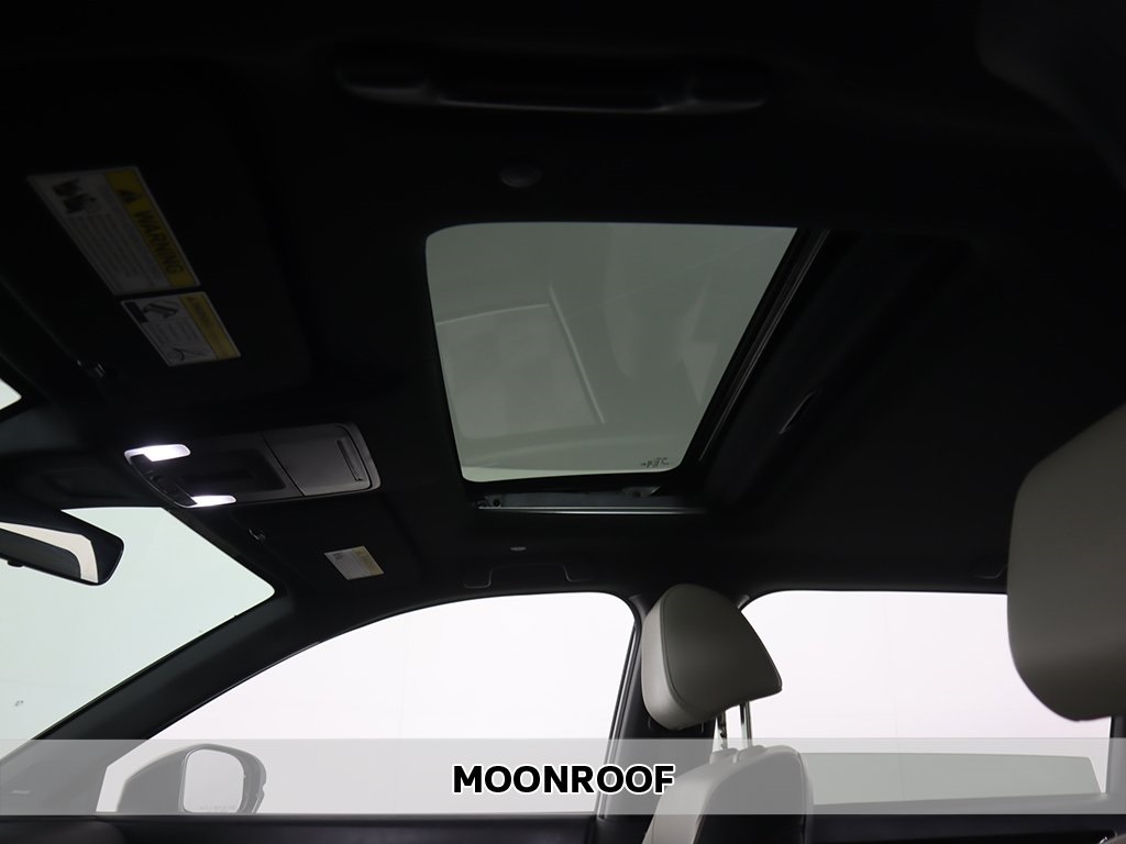 2024 Honda CR-V Hybrid Sport Touring photo 3