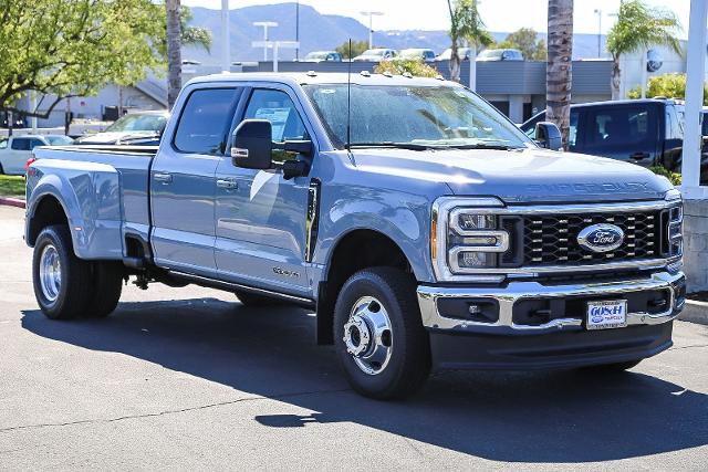 2025 Ford F-350 Lariat photo 21