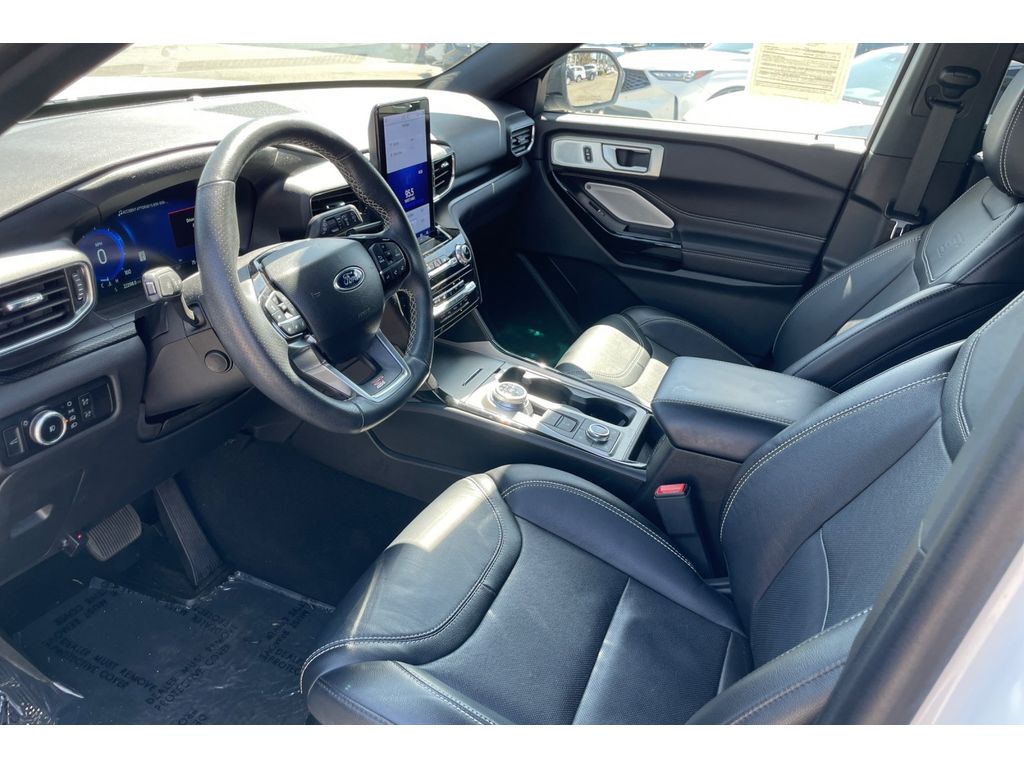 2023 Ford Explorer ST photo 9