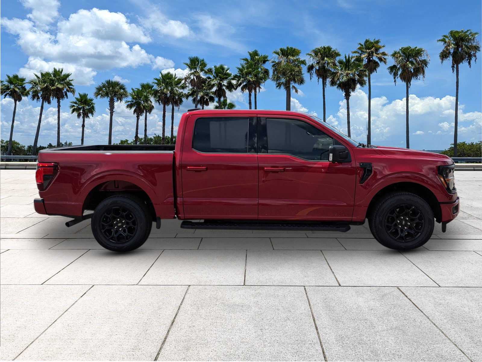 2025 Ford F-150 XLT photo 9