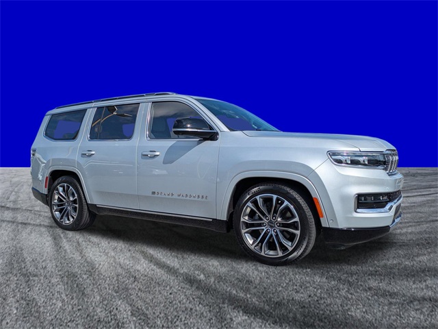 2023 Jeep Grand Wagoneer III photo 2