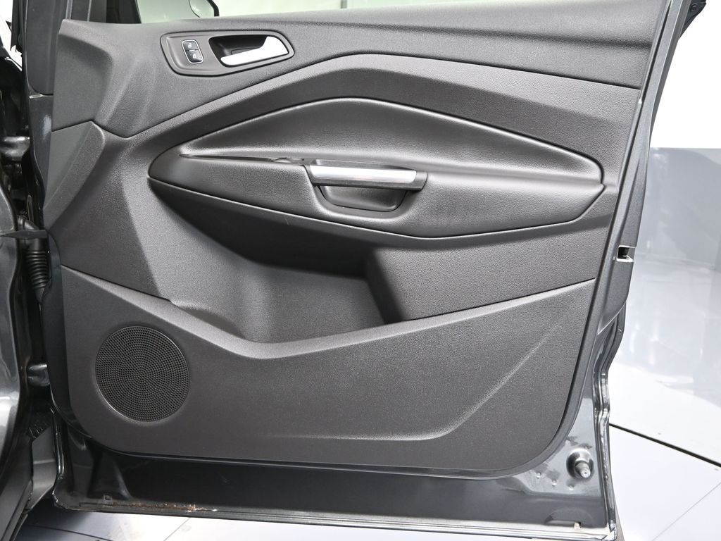 2017 Ford Escape SE photo 36