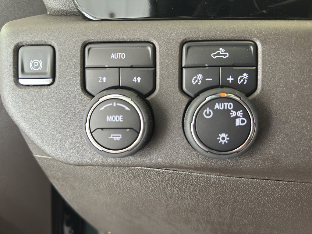 2025 Chevrolet Silverado 1500 LT photo 13
