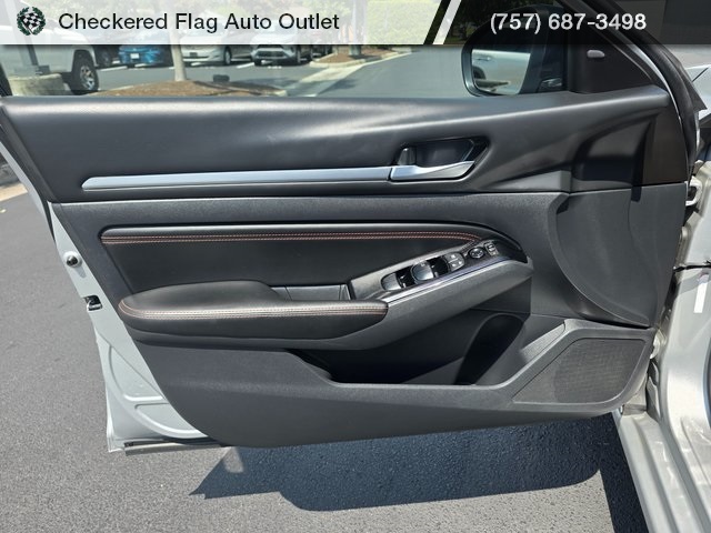 2023 Nissan Altima 2.5 SR photo 21