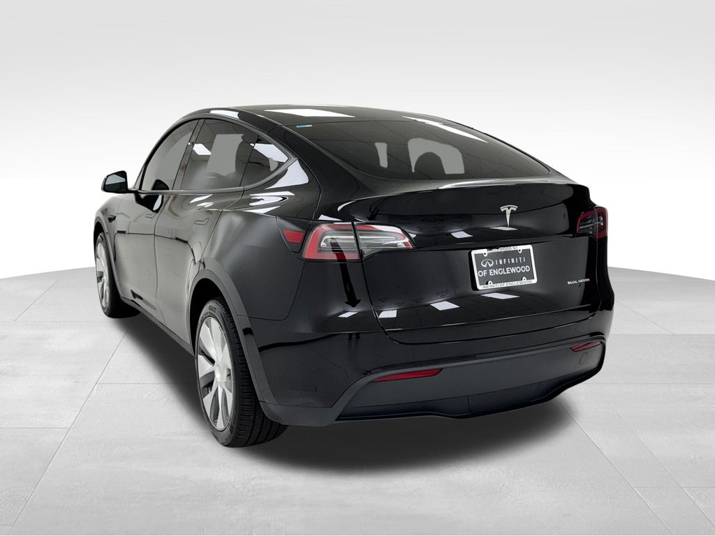 2024 Tesla Model Y Long Range photo 4