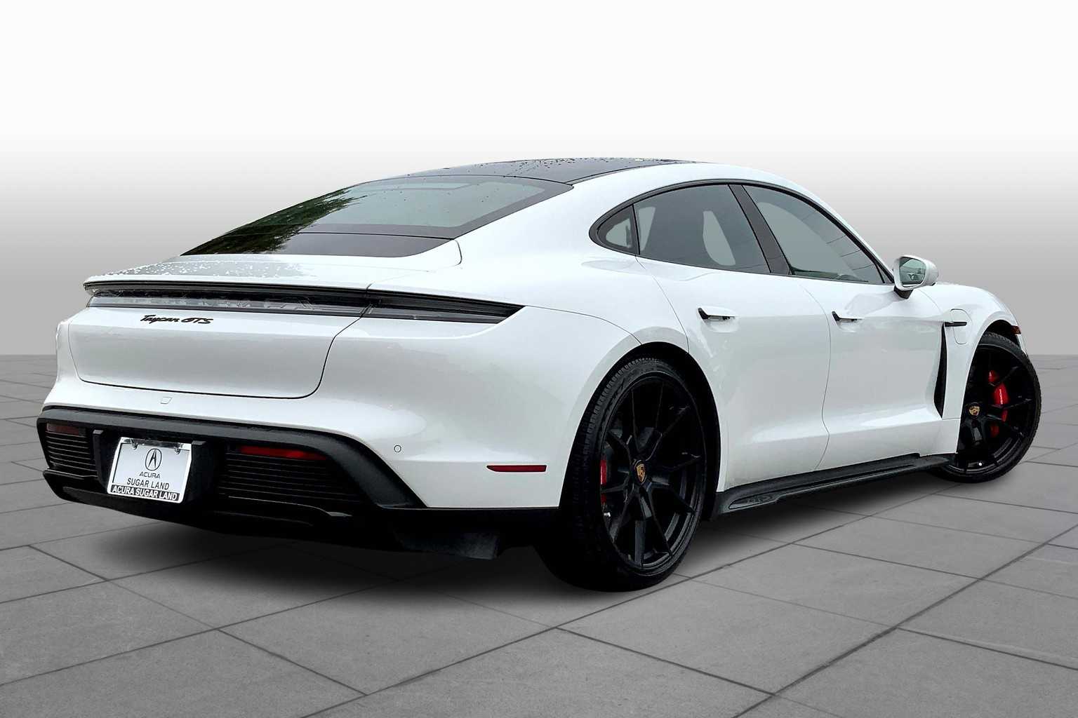 2022 Porsche Taycan GTS photo 10