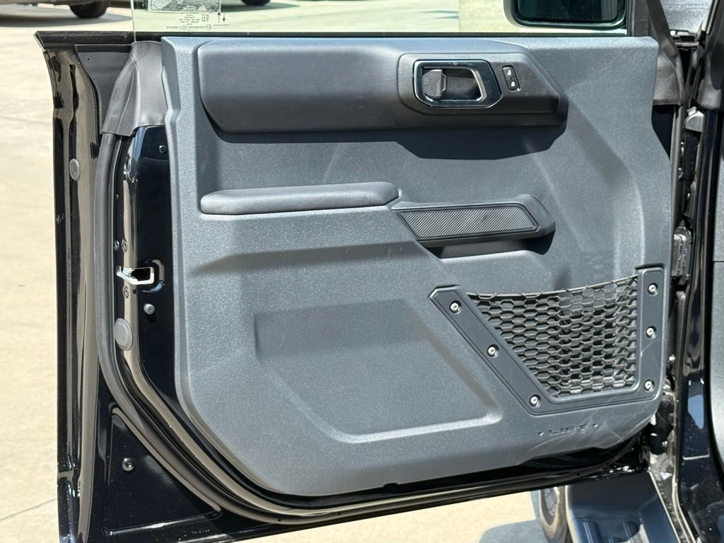 2025 Ford Bronco Outer Banks photo 16