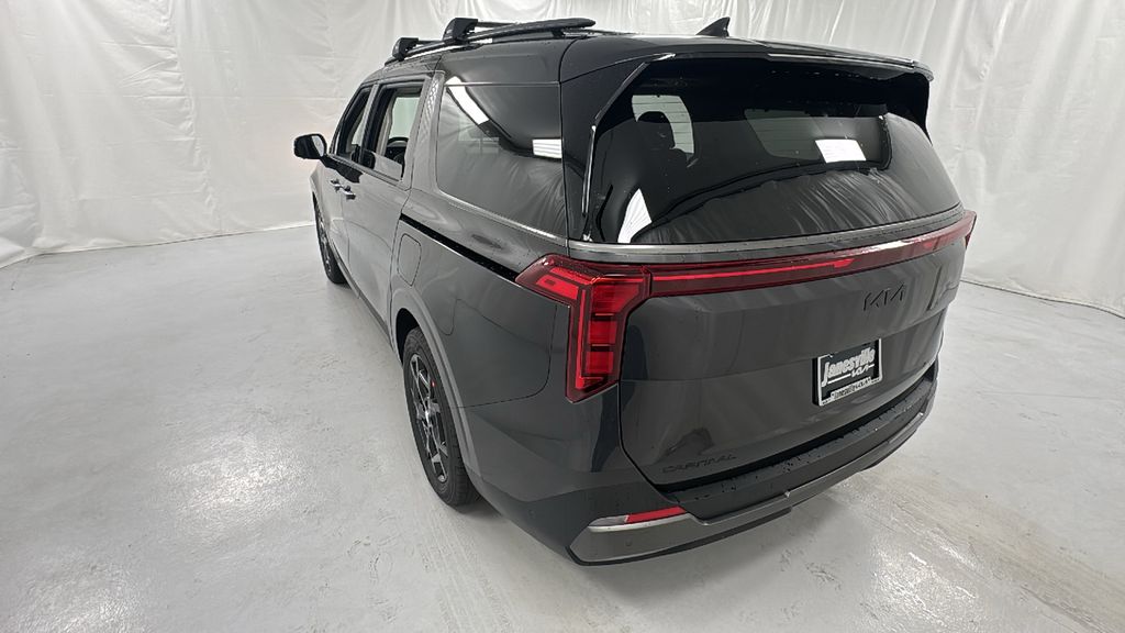 2026 Kia Carnival SX photo 5