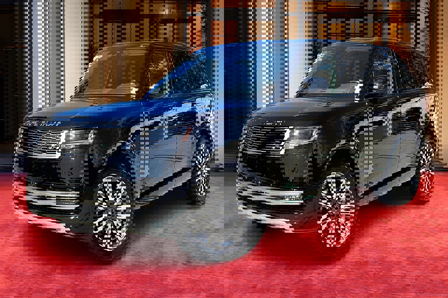 2025 Land Rover Range Rover SE's photo