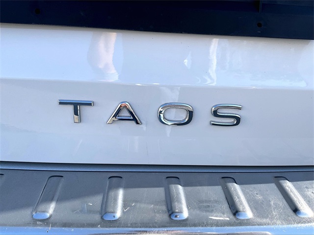 2023 Volkswagen Taos SE photo 8