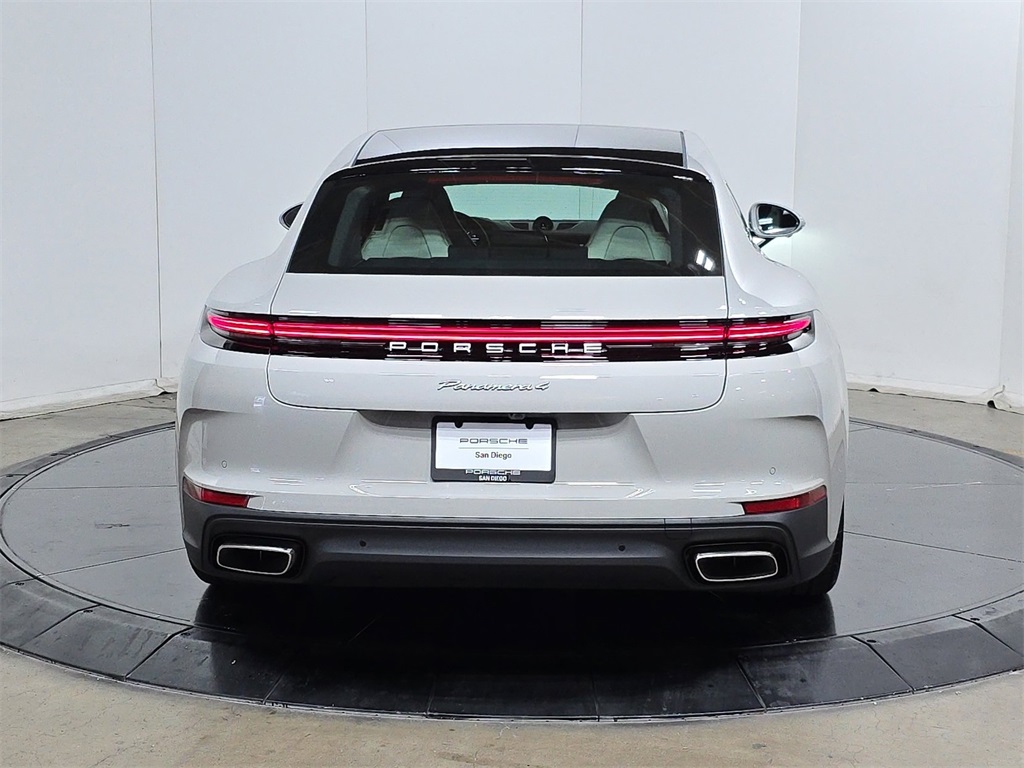 2026 Porsche Panamera E-Hybrid 4 photo 8