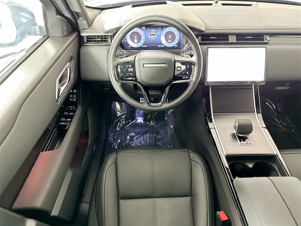 2026 Land Rover Range Rover Velar SE photo 17